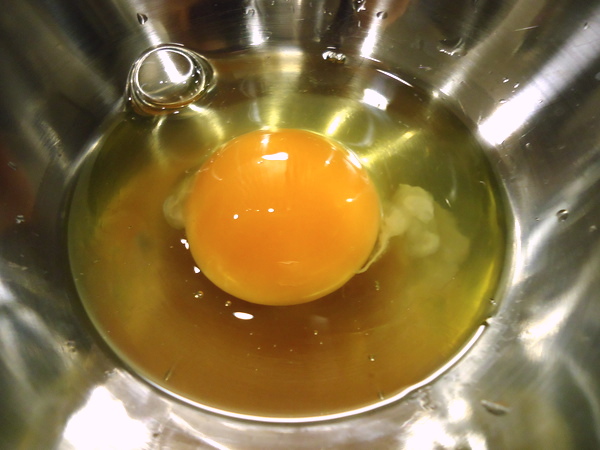 オムレツ用の卵